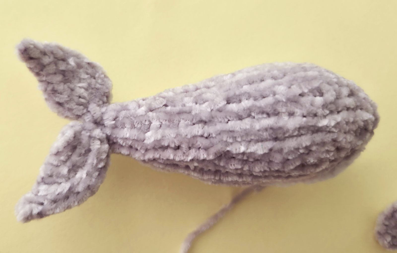 Blog-Inhaltsbild für 'Overall Baby Hai stricken'