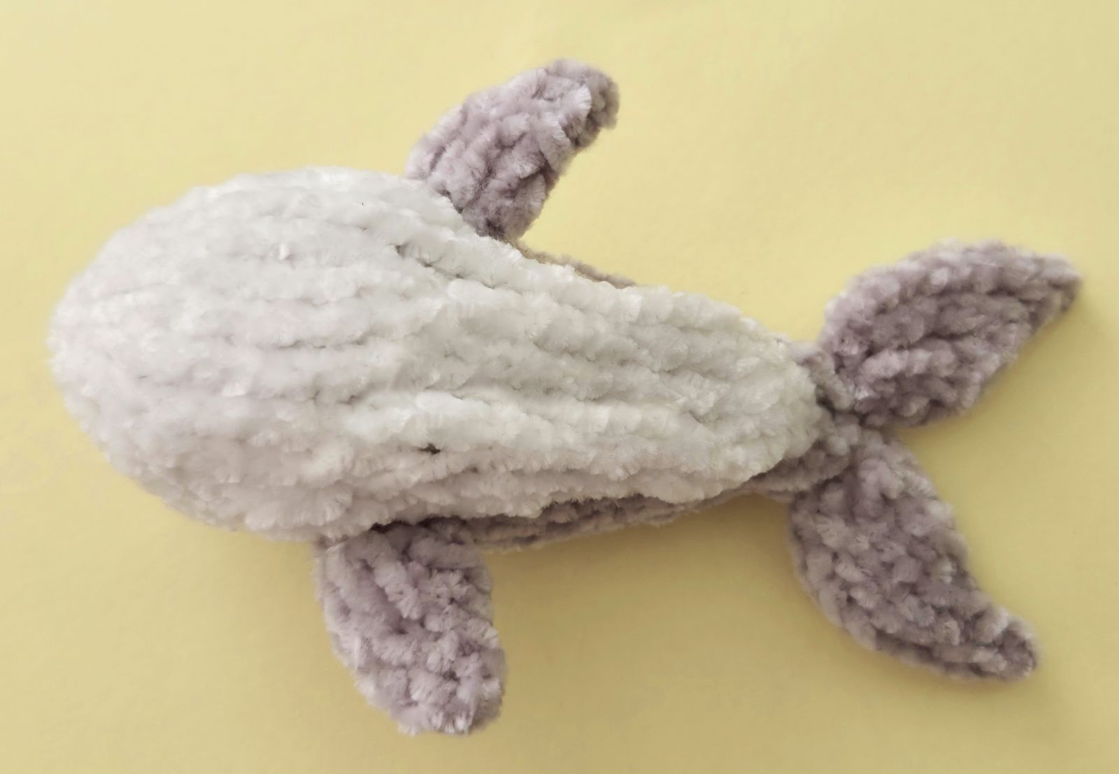 Blog-Inhaltsbild für 'Overall Baby Hai stricken'