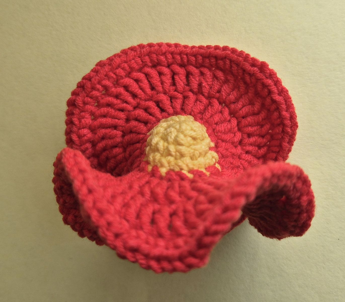 Blog-Inhaltsbild für 'Kostenlose Häkelanleitung für einen Mohnblumen-Kranz'