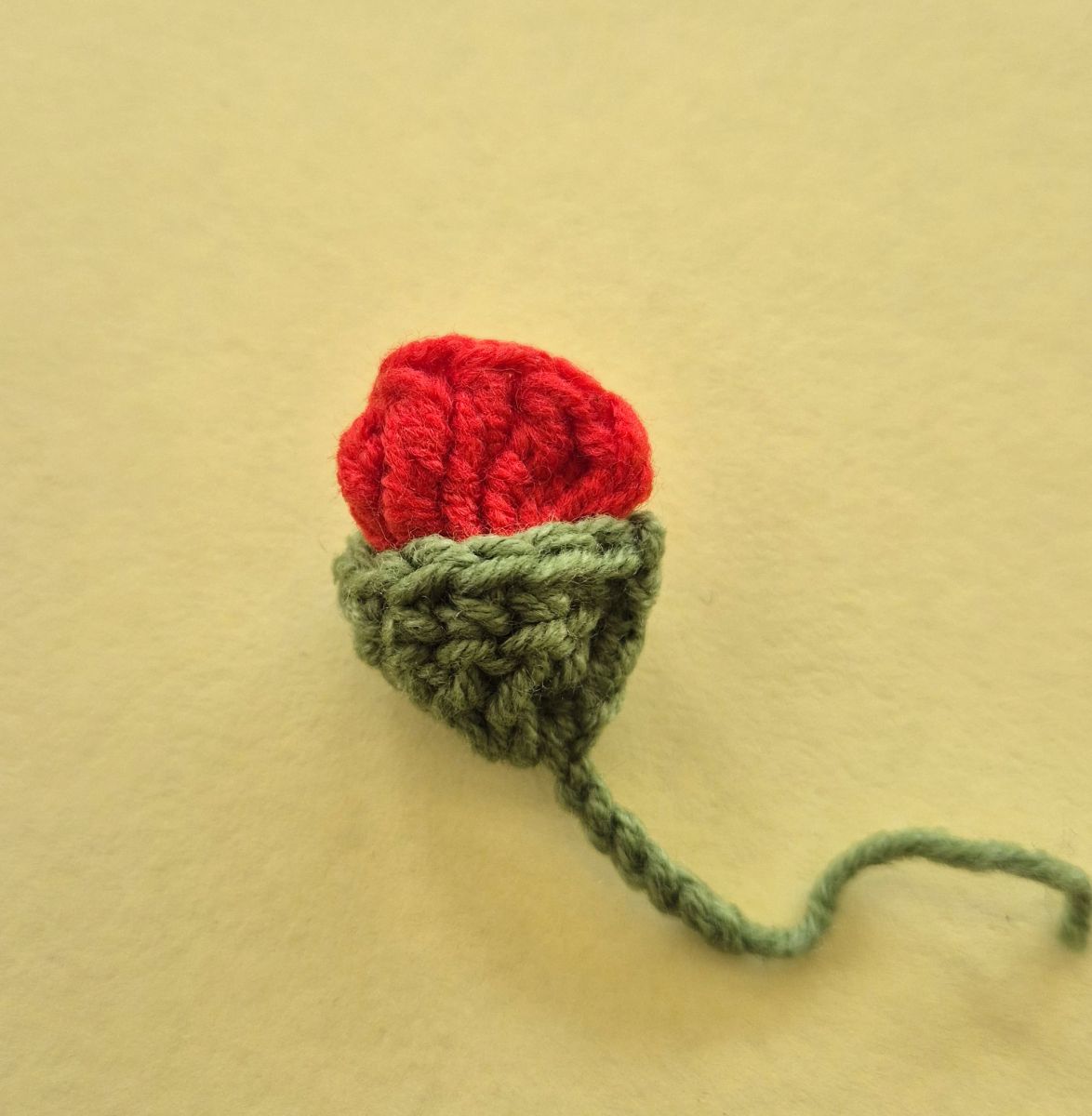 Blog-Inhaltsbild für 'Kostenlose Häkelanleitung für einen Mohnblumen-Kranz'