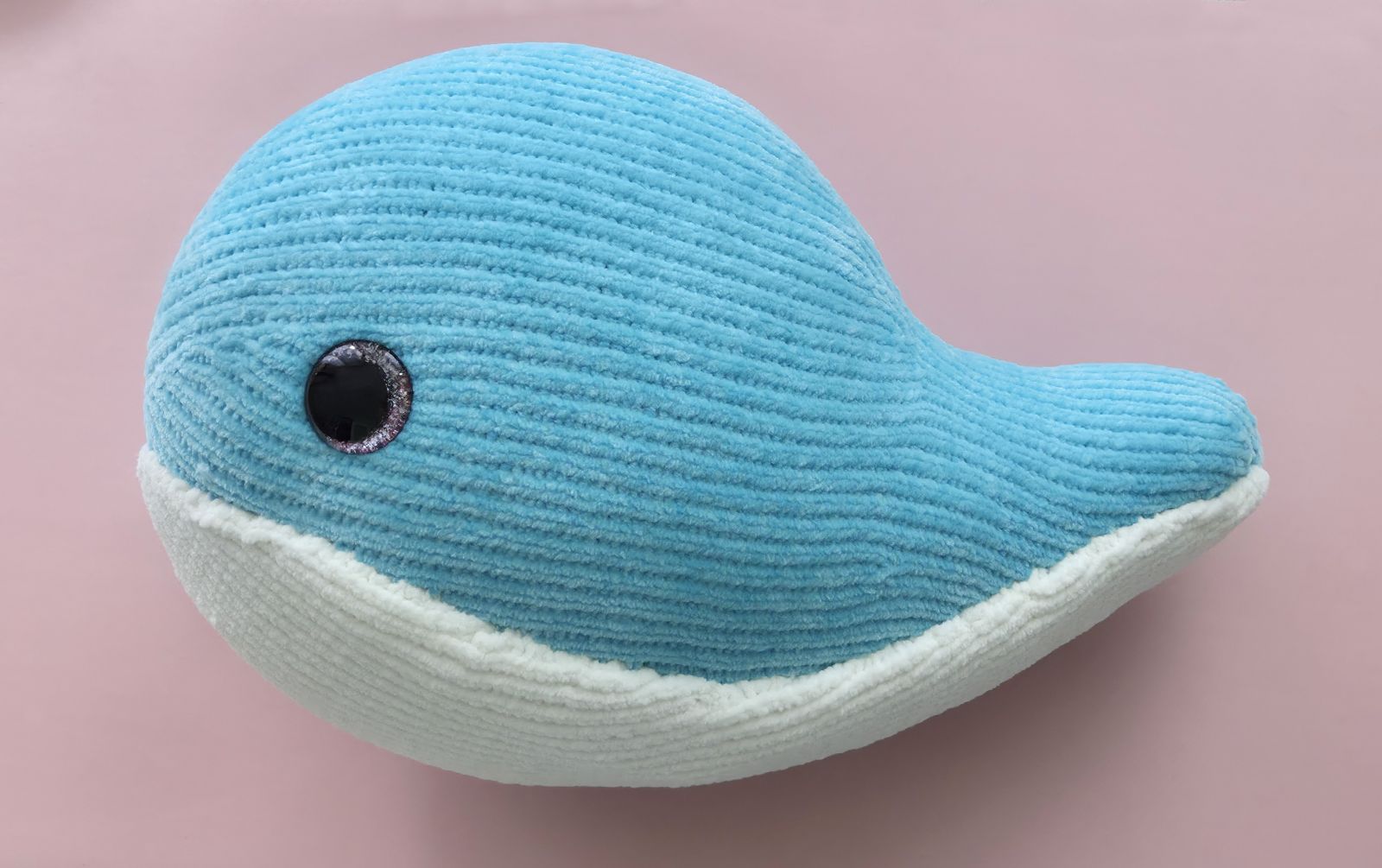 Blog-Inhaltsbild für 'Der Wal – ein weicher Kuschelfreund.'