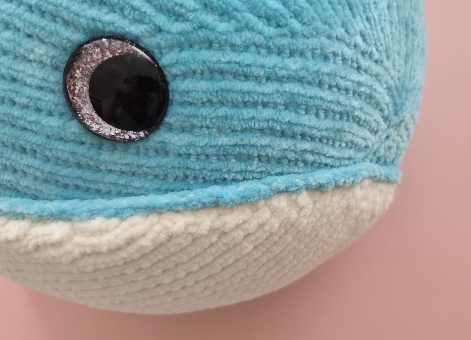 Blog-Inhaltsbild für 'Der Wal – ein weicher Kuschelfreund.'