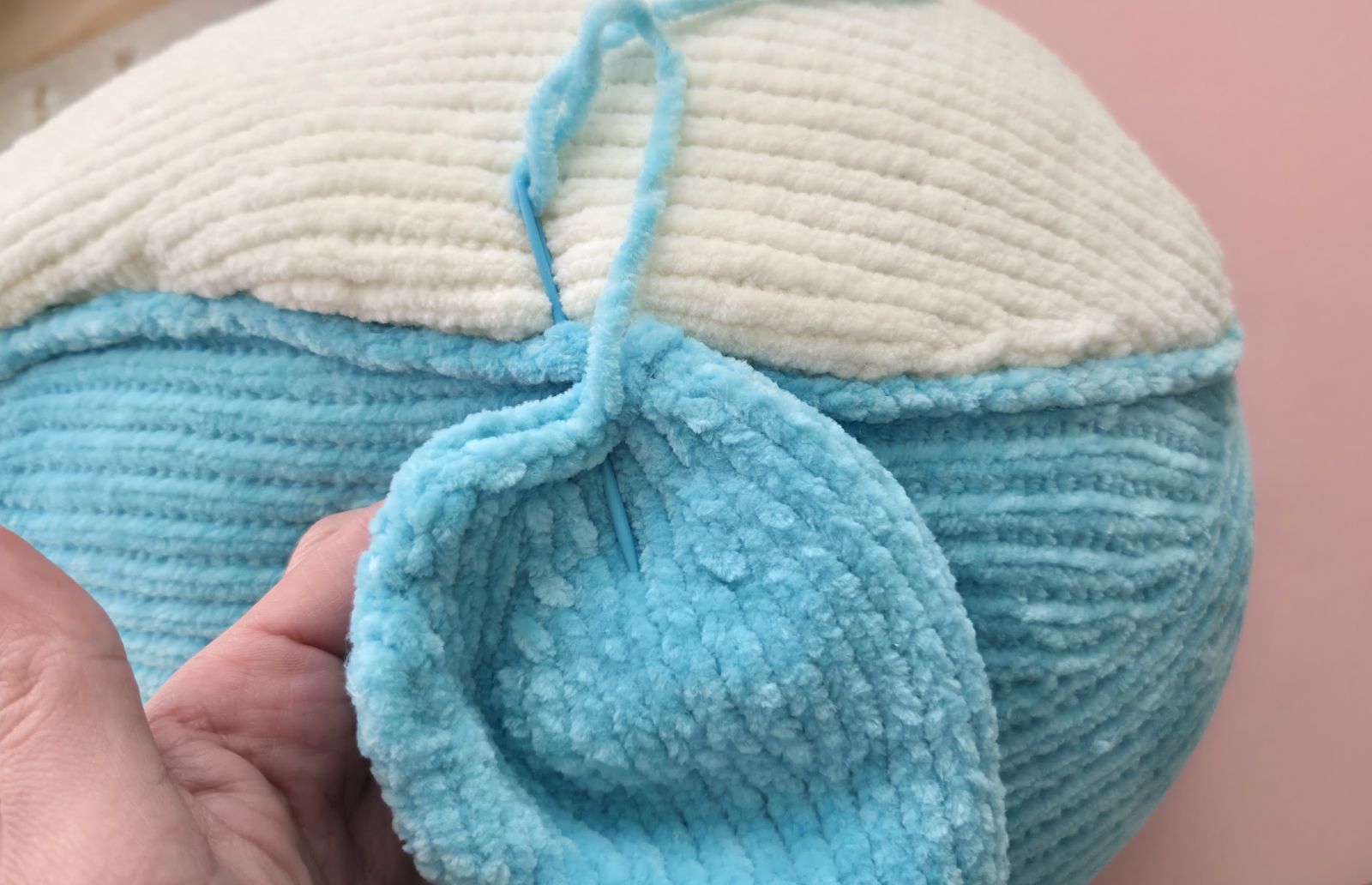 Blog-Inhaltsbild für 'Der Wal – ein weicher Kuschelfreund.'