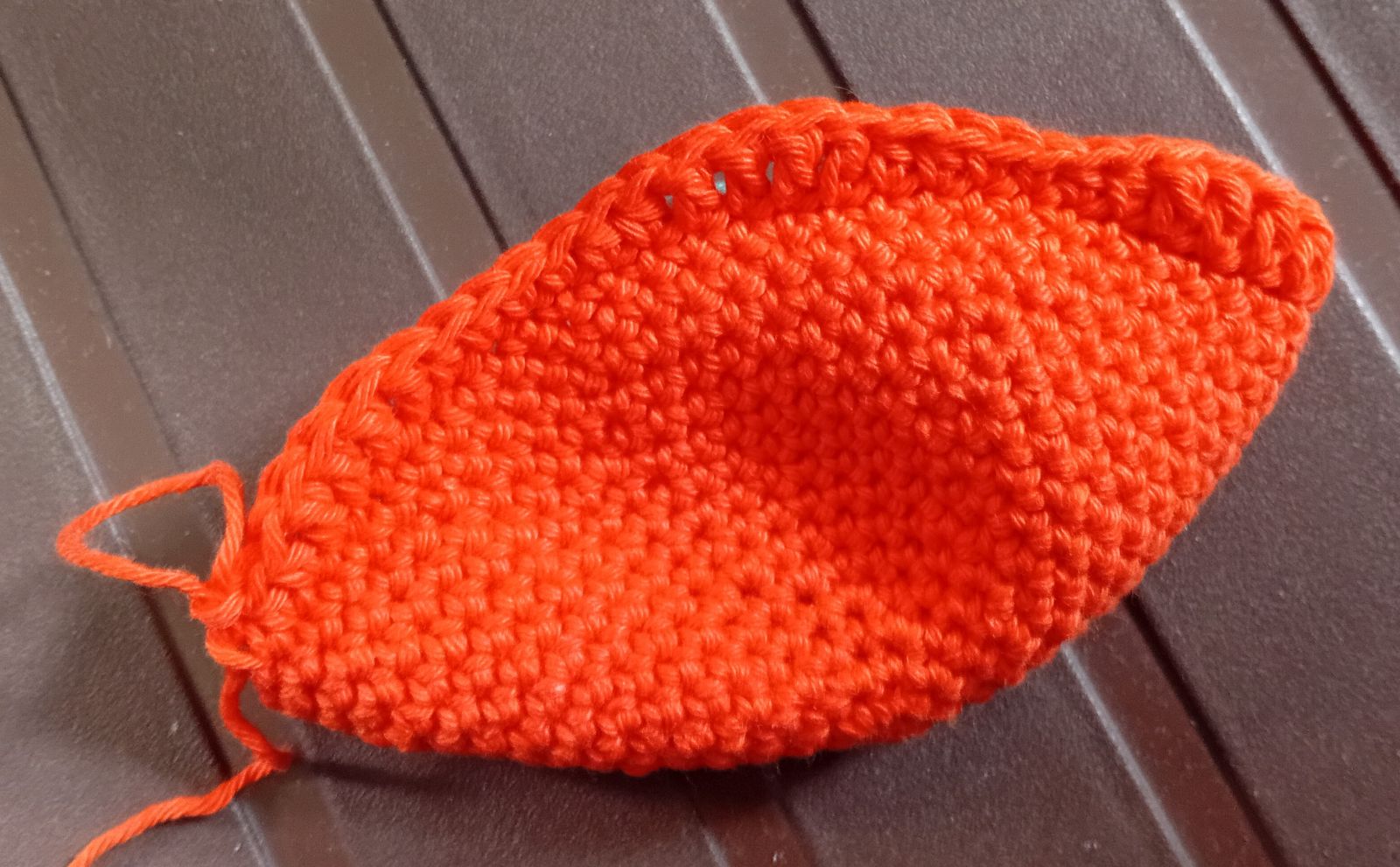 Blog-Inhaltsbild für 'Zitrusfrüchte häkeln als Sommerdeko für Haus und Garten, mit kostenloser Häkelanleitung für Glasabdeckung Orange'
