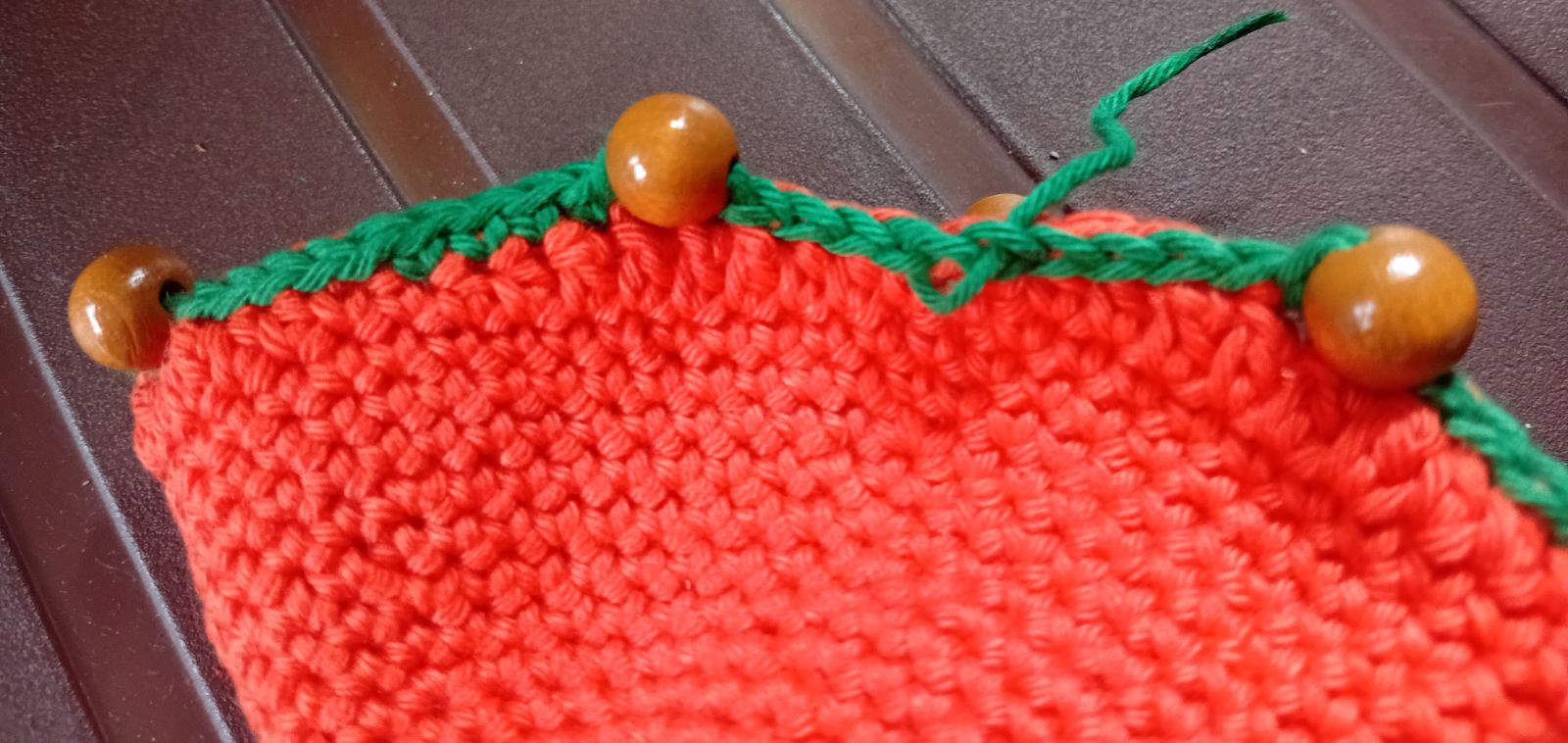 Blog-Inhaltsbild für 'Zitrusfrüchte häkeln als Sommerdeko für Haus und Garten, mit kostenloser Häkelanleitung für Glasabdeckung Orange'