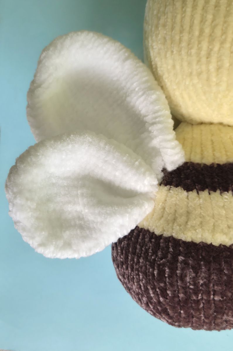 Blog content image for 'The knitted Bee'