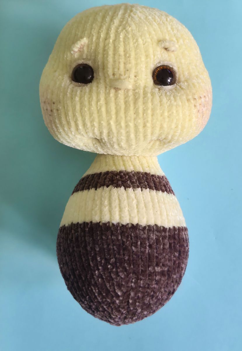 Blog content image for 'The knitted Bee'