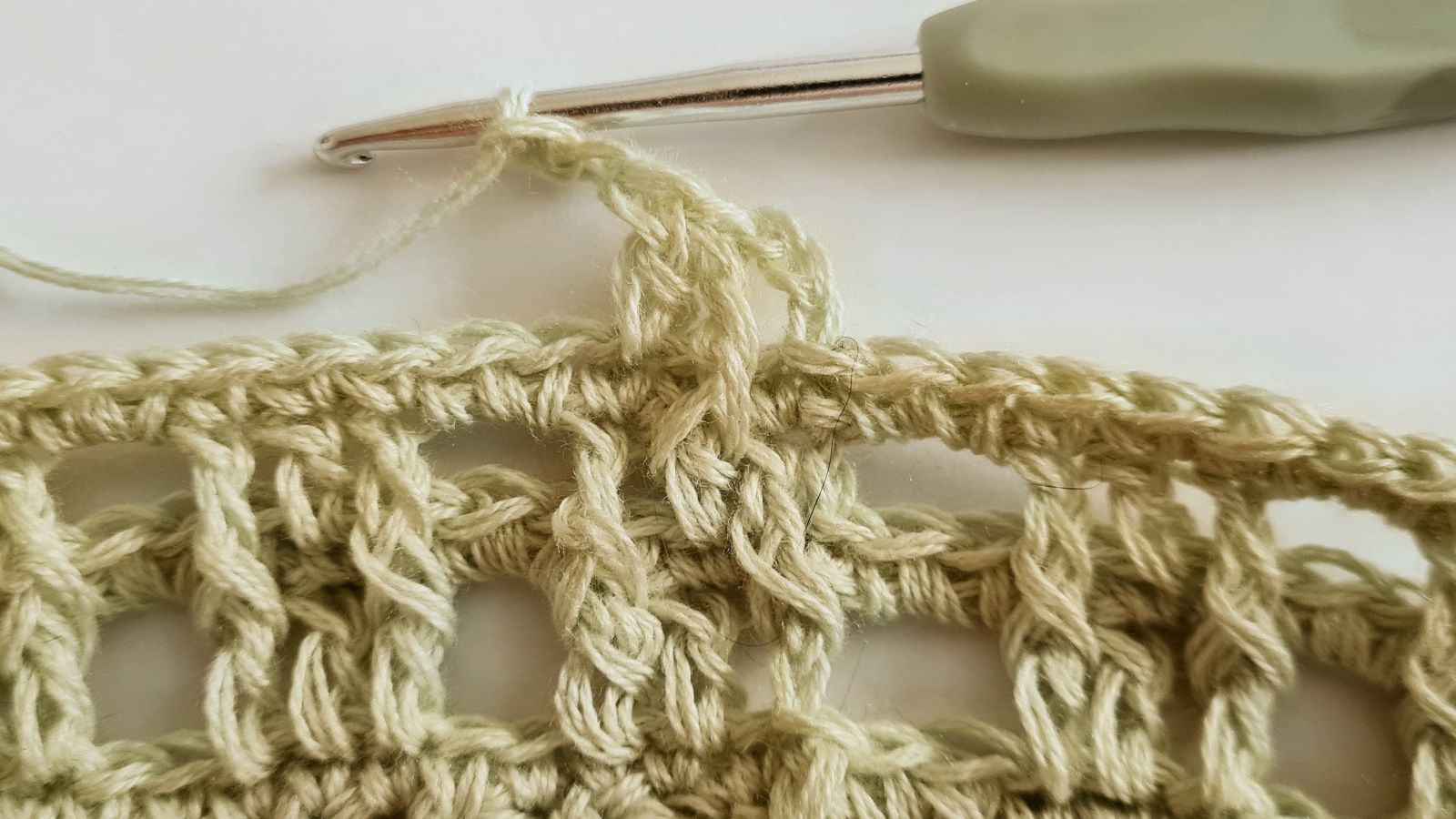 Blog-Inhaltsbild für 'Häkelanleitung: Leichte Mütze oder lässige Longbeanie "Vernetzt"'
