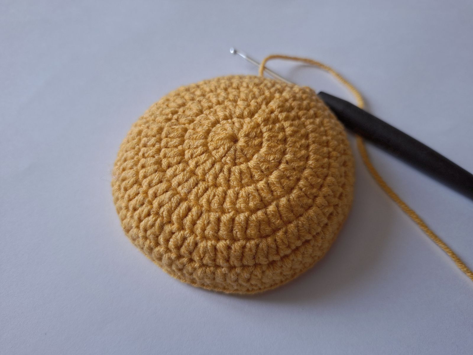 Blog-Inhaltsbild für 'Handytasche Häschen häkeln. Kostenlose Häkelanleitung'