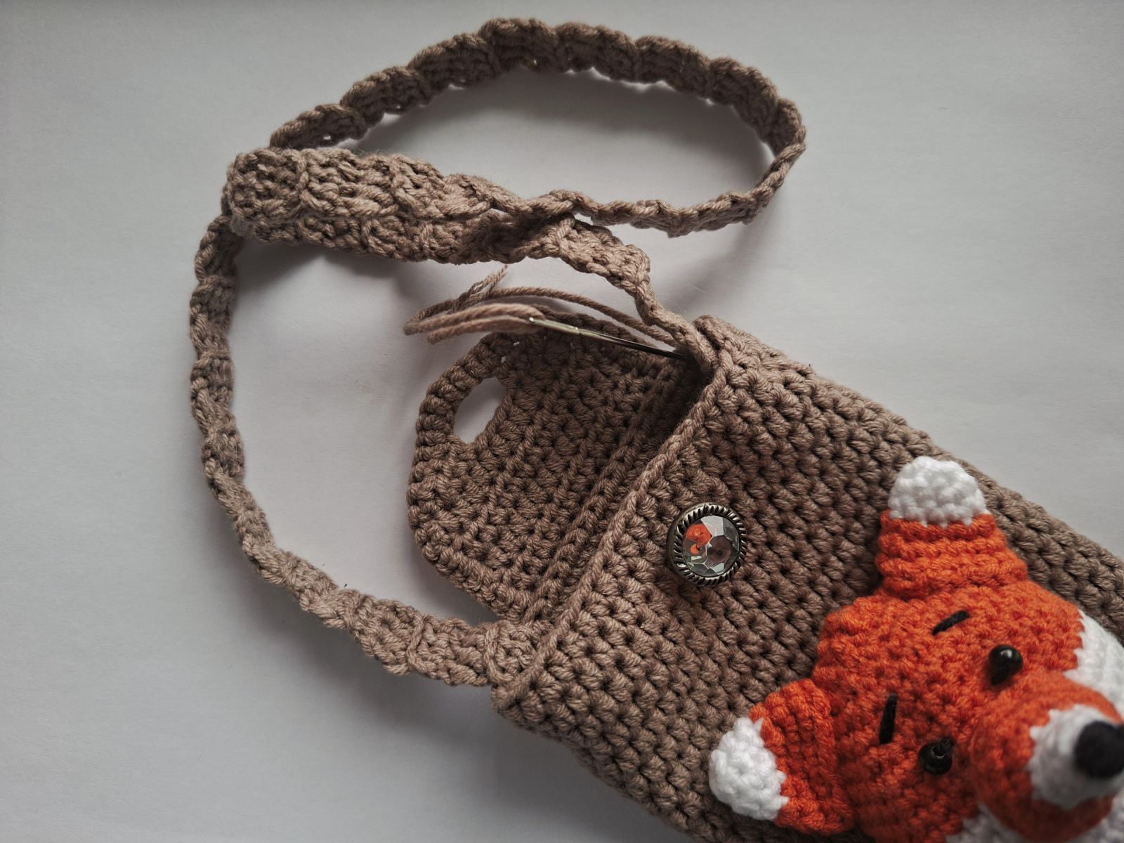 Blog-Inhaltsbild für 'Handytasche Häschen häkeln. Kostenlose Häkelanleitung'