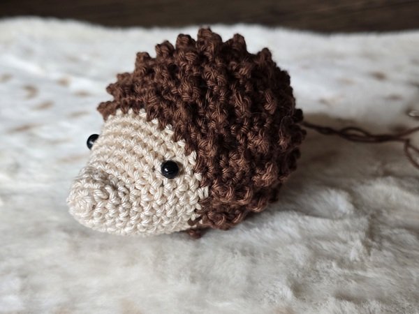 Blog-Inhaltsbild für 'Kostenlose Häkelanleitung für einen Igel'