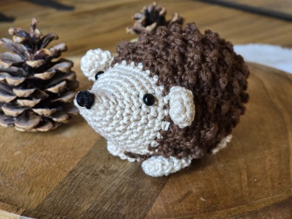Blog-Inhaltsbild für 'Kostenlose Häkelanleitung für einen Igel'