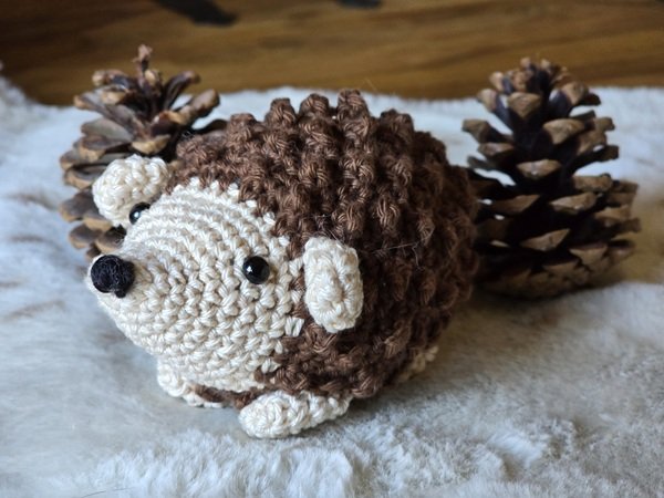 Blog-Inhaltsbild für 'Kostenlose Häkelanleitung für einen Igel'