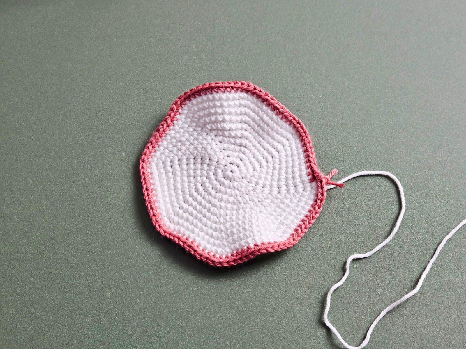 Blog-Inhaltsbild für 'Häkelprojekte für den Muttertag #1: Kleine Blüten'