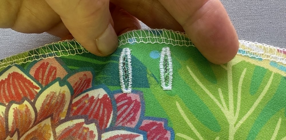 Blog-Inhaltsbild für 'Sommer-DIY: Perfekt sitzende Tischdecken mit Gummizug selbst nähen'