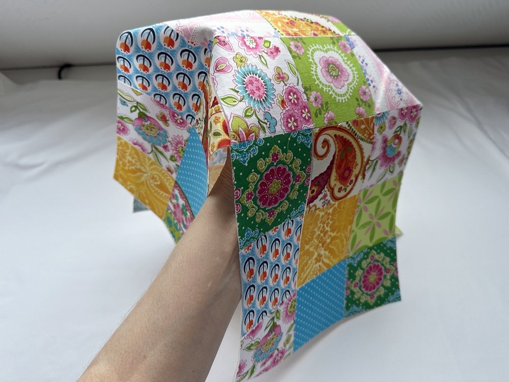 Blog-Inhaltsbild für 'Kindertasche im Patchwork-Style - Kostenlose Nähanleitung'