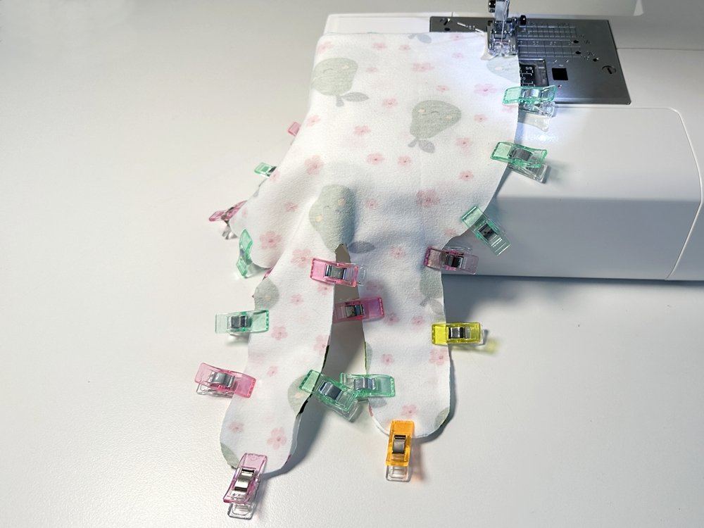 Blog-Inhaltsbild für 'Niedliche Mützen für Babys und Kleinkinder - Kostenlose Schritt-für-Schritt-Nähanleitung'