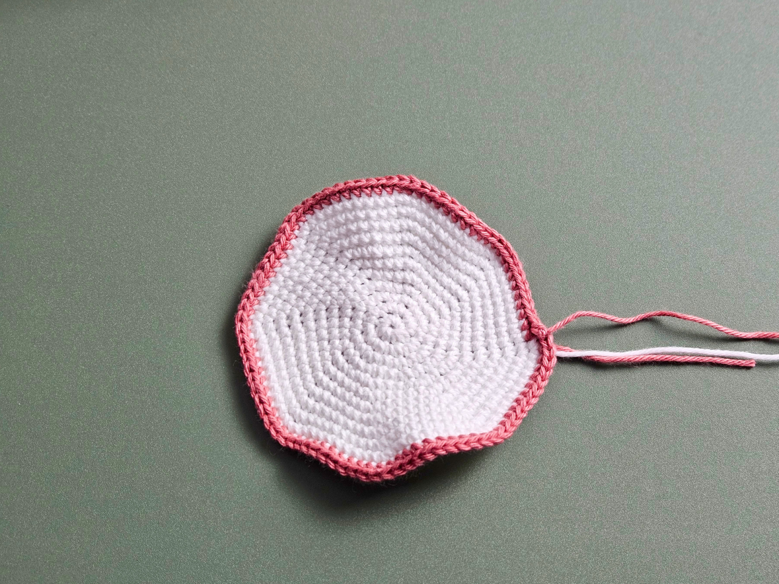 Blog-Inhaltsbild für 'Häkelprojekte für den Muttertag #1: Kleine Blüten'