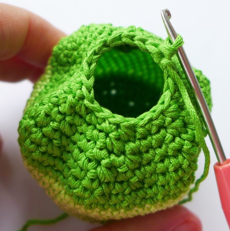 Blog-Inhaltsbild für 'Spielball für Kinder ... Zielwerfen, Büchsenwerfen usw. -  Gratis Häkelanleitung'