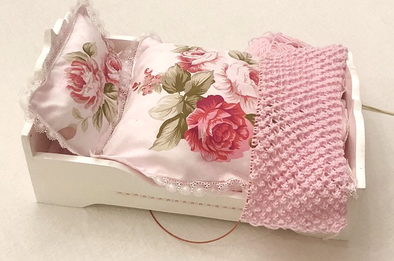 Blog-Inhaltsbild für 'Gratis Strickanleitung Decke im Röschenmuster'