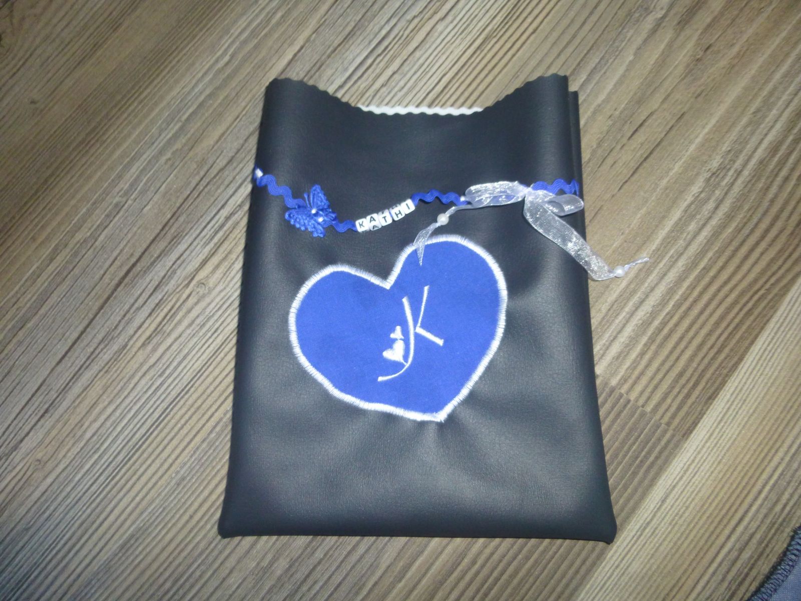 Blog-Inhaltsbild für 'Näh-Anleitung: Schöne Dirndl-Tasche / Trachtentasche'