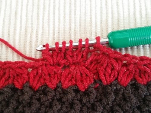 Blog-Inhaltsbild für 'Kostenlose Häkelanleitung: Feminine Slouchy-Mütze'