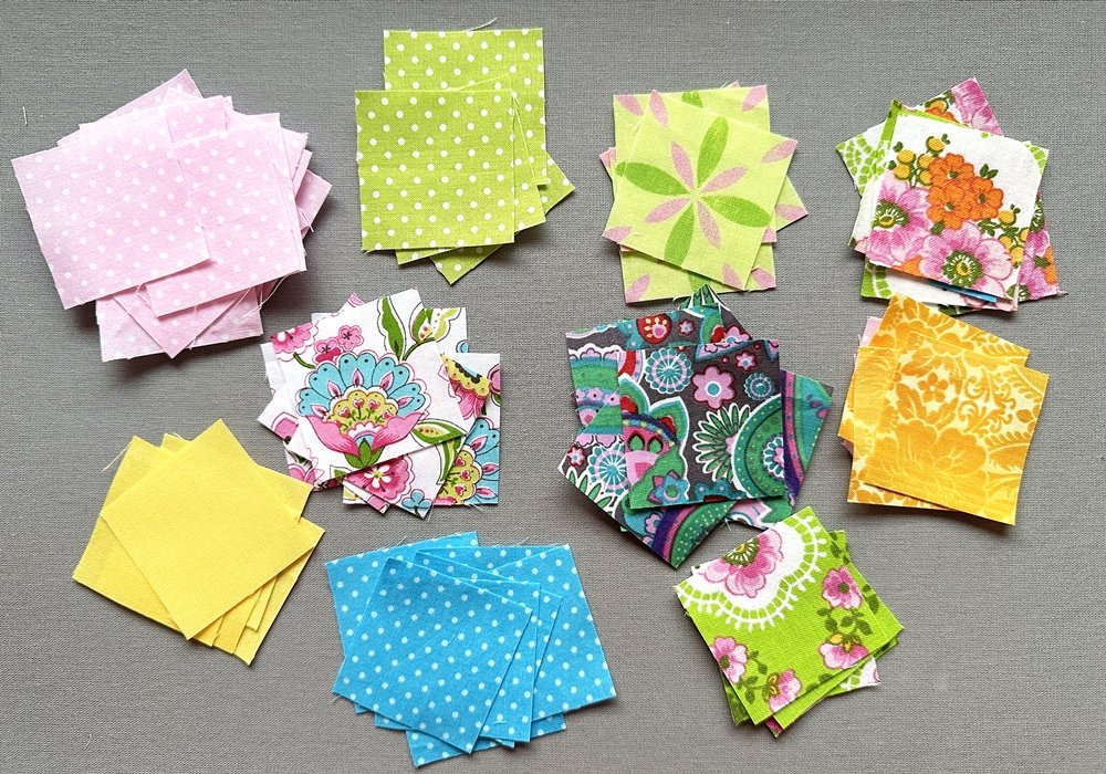 Blog-Inhaltsbild für 'Näh-Workshop Teil 1: Reste-Projekte und Patchwork-Bettdecke fürs Puppenbett'