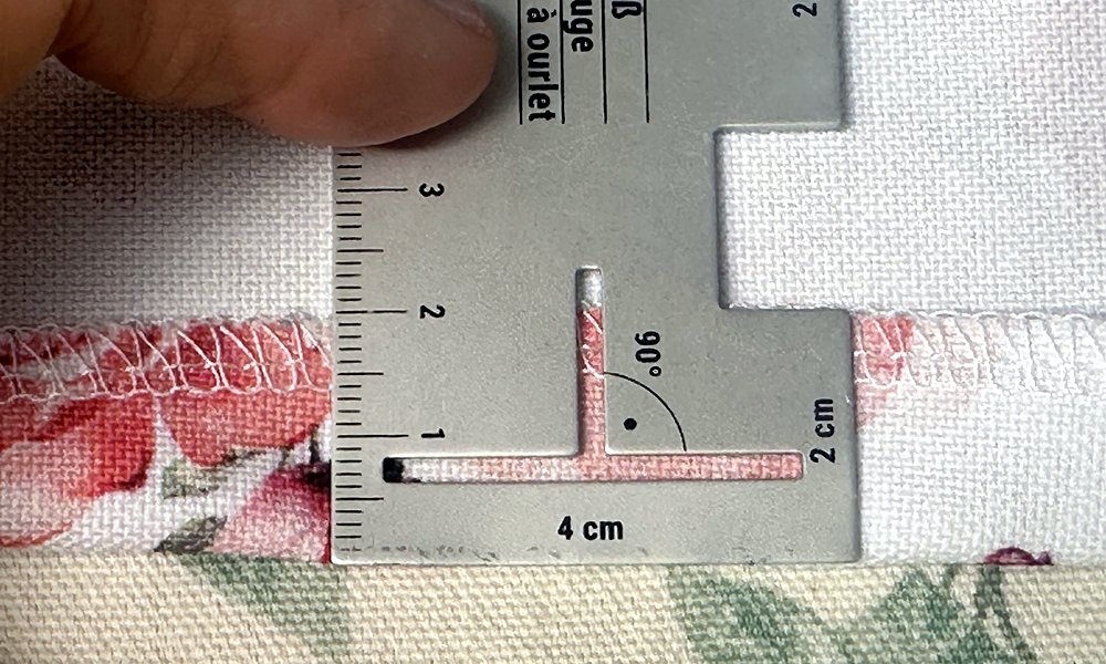 Blog-Inhaltsbild für 'Sommer-DIY: Perfekt sitzende Tischdecken mit Gummizug selbst nähen'
