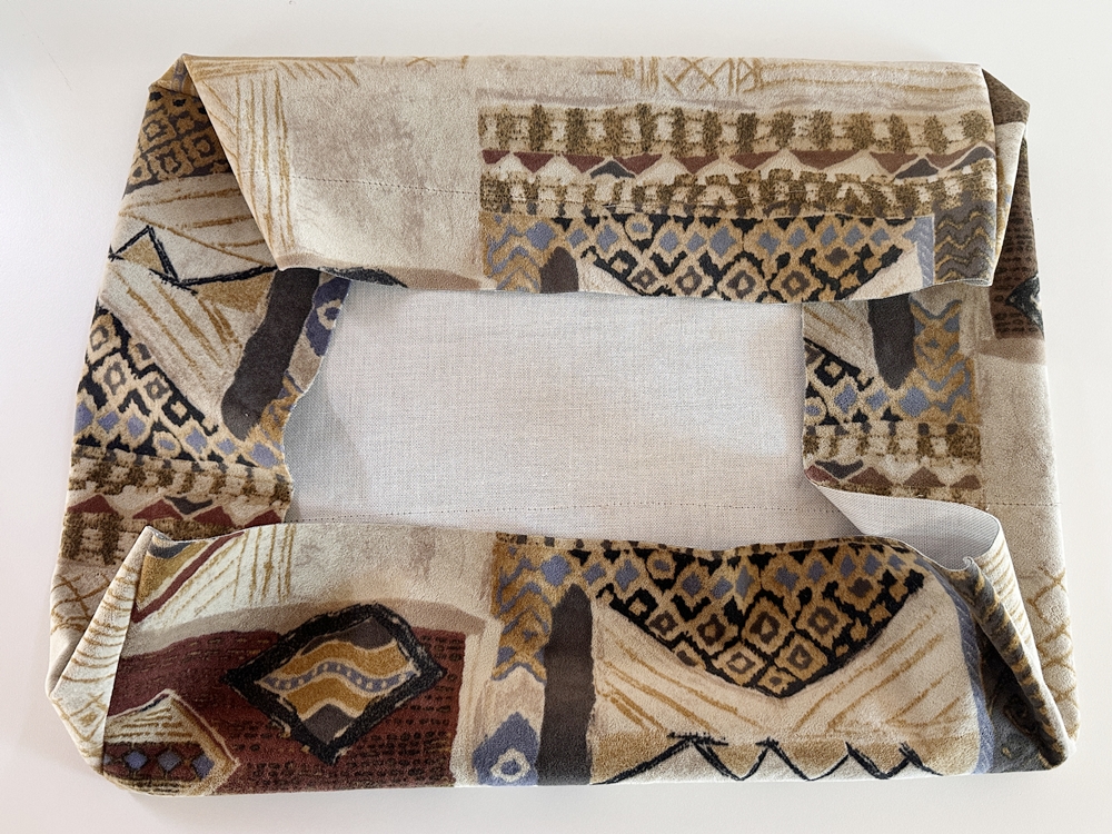 Blog-Inhaltsbild für 'DIY-Projekt: Vintage-Hocker aufhübschen'