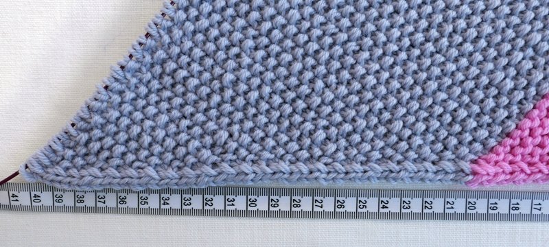 Blog-Inhaltsbild für 'Die weichste Babydecke der Welt im Mustermix - Kostenlose Strickanleitung'
