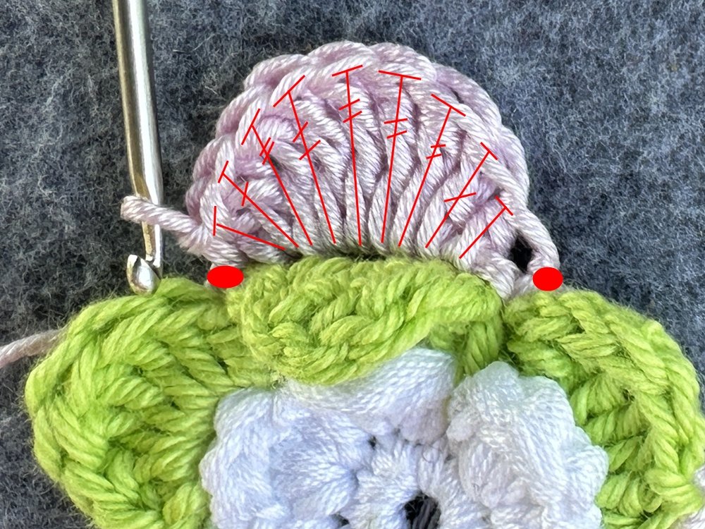 Blog-Inhaltsbild für '3D-Blüte - Schnell aus Garnresten gehäkelt'