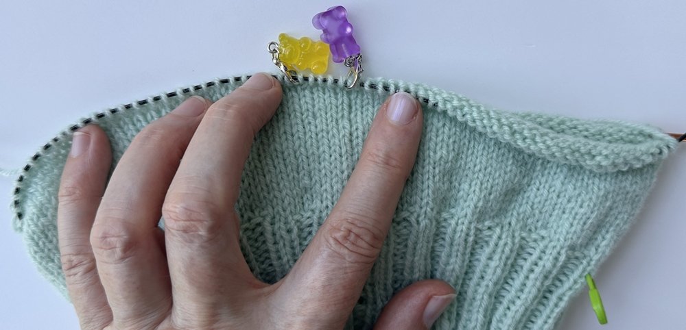 Blog-Inhaltsbild für 'Strickanleitung Babyhose in 3 Größen'