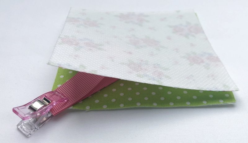 Blog-Inhaltsbild für 'Für Nähanfänger: Praktische Nähgewichte aus Stoffresten selber machen'