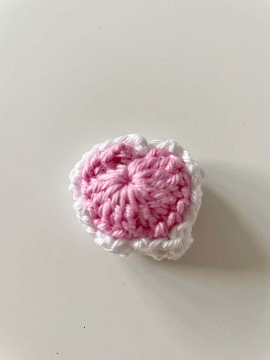 Blog-Inhaltsbild für 'kostenlose Anleitung, Gehäkelte Pralinen – Süße Liebesbotschaft zum Valentinstag'