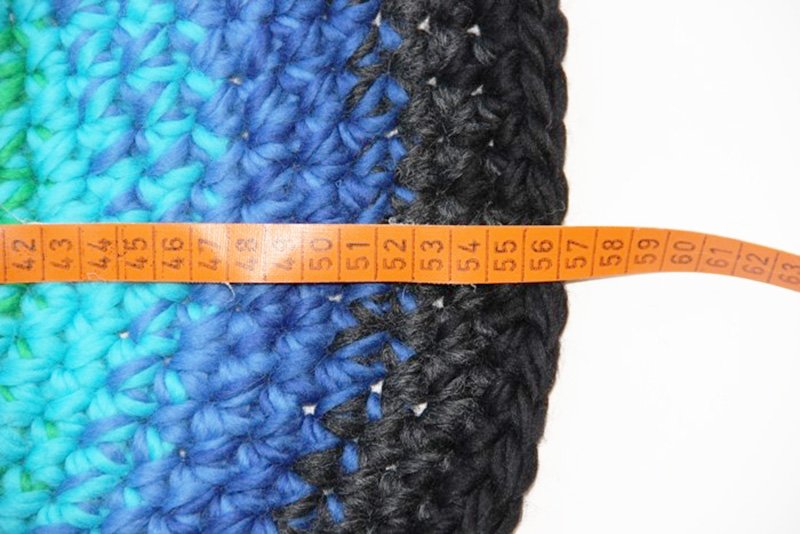 Blog-Inhaltsbild für 'Gefilztes rundes Sitzkissen aus Wollresten'