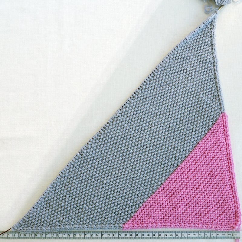 Blog-Inhaltsbild für 'Die weichste Babydecke der Welt im Mustermix - Kostenlose Strickanleitung'