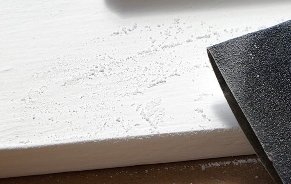 Blog-Inhaltsbild für 'Kreativ mit Holz: Wir bauen gemeinsam ein Puppenbett im Bauhausstil'