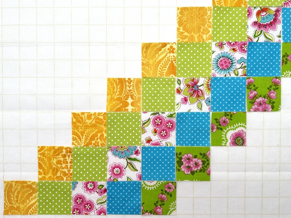 Blog-Inhaltsbild für 'Näh-Workshop Teil 1: Reste-Projekte und Patchwork-Bettdecke fürs Puppenbett'