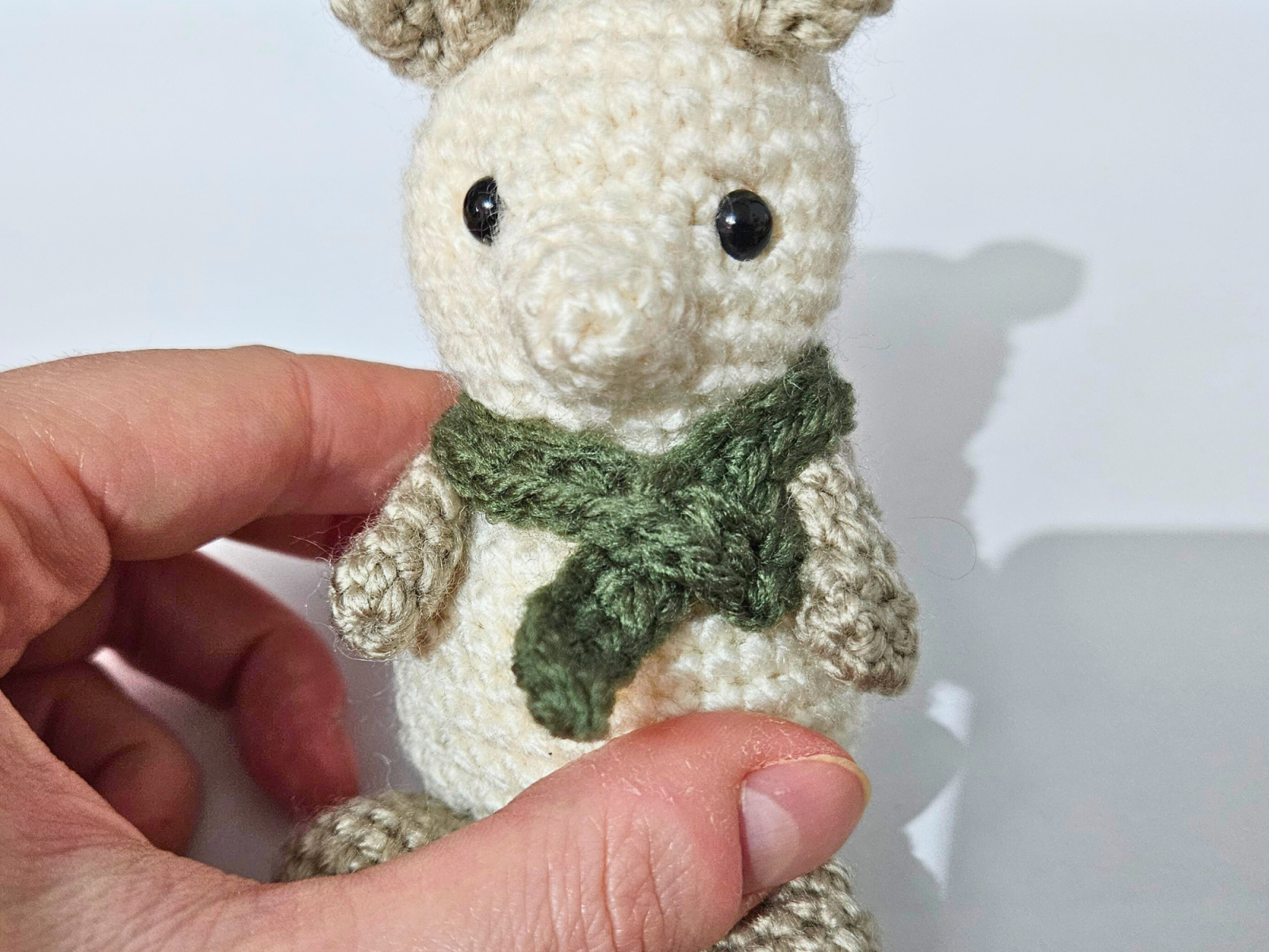 Blog-Inhaltsbild für 'Kostenlose Häkelanleitung Amigurumi Igel mit Pilz'