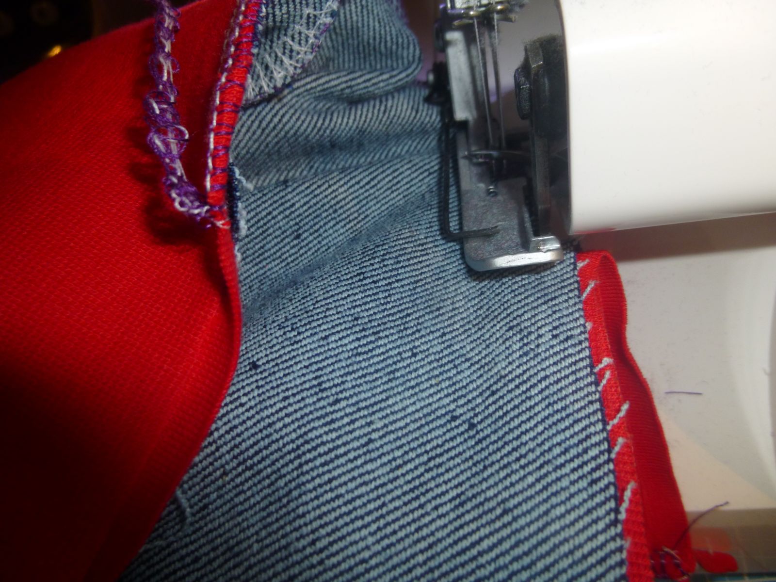 Blog-Inhaltsbild für 'Näh-Anleitung: LaneyART Rüschchen-Jeans-Rock'