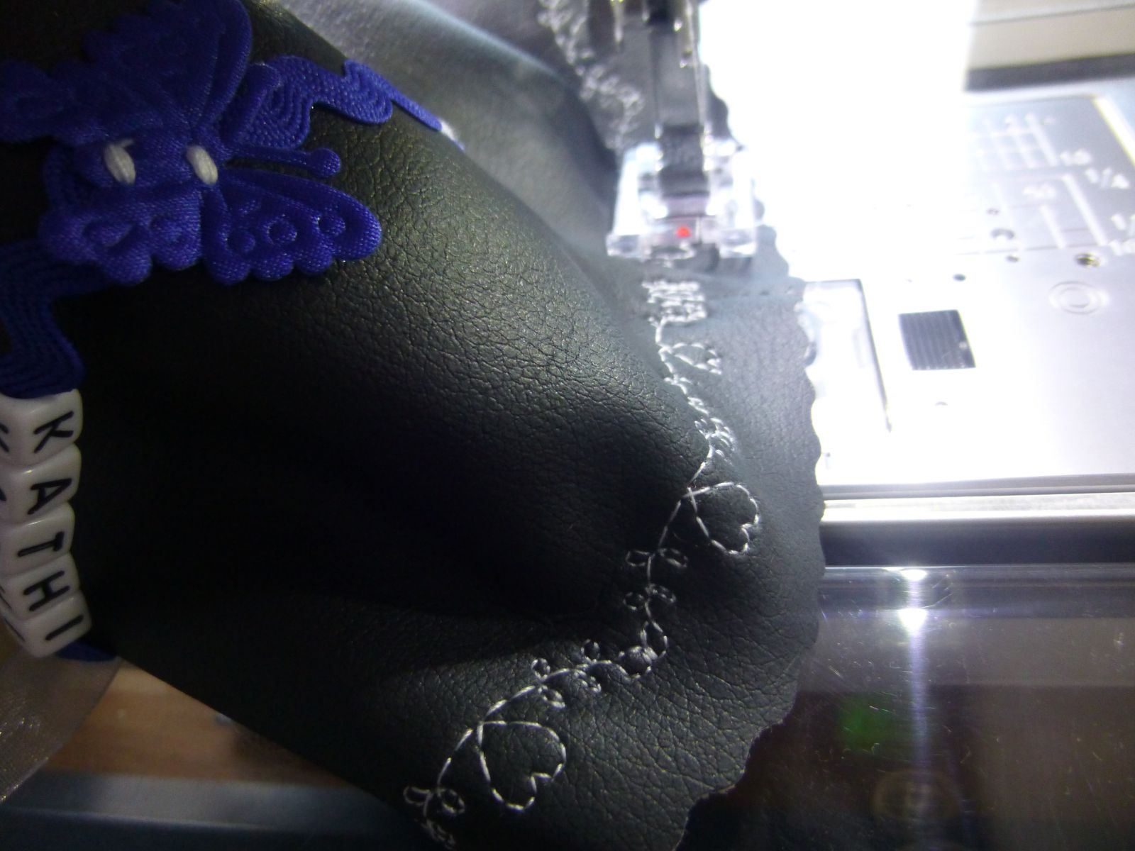 Blog-Inhaltsbild für 'Näh-Anleitung: Schöne Dirndl-Tasche / Trachtentasche'