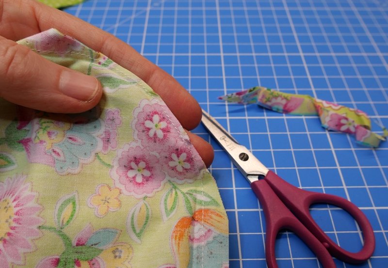 Blog-Inhaltsbild für 'Zugbeutel mit Innenfutter selbst nähen - Kostenlose Nähanleitung'