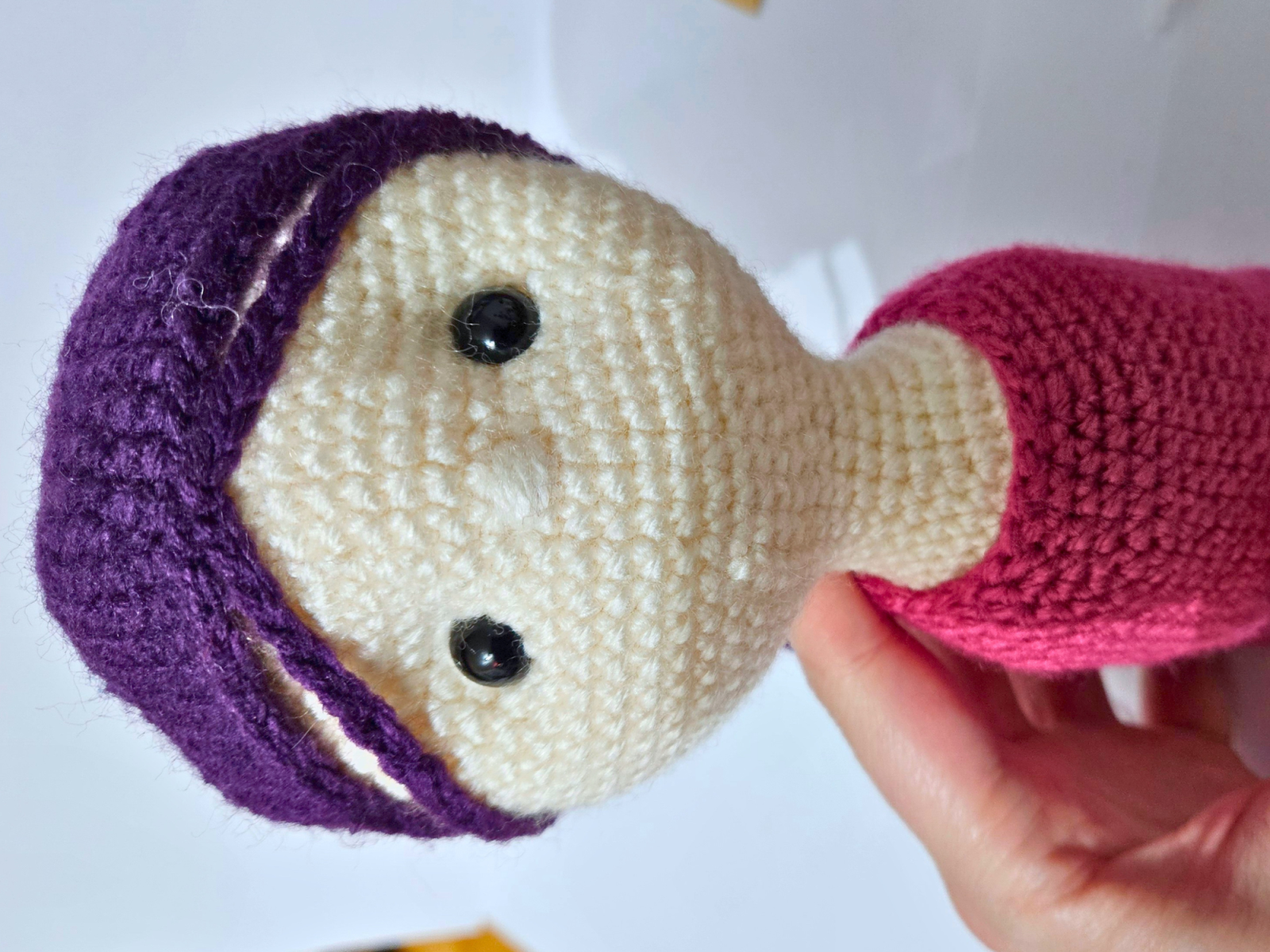 Blog content image for 'Free crochet pattern: Christmas Elf Poinsettia'