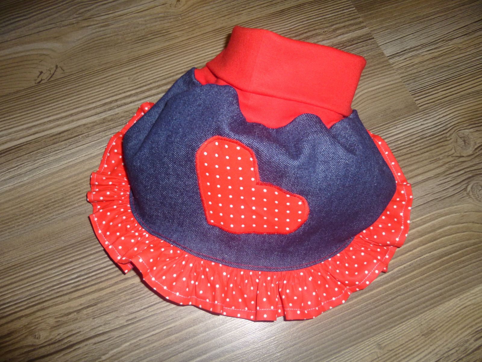 Blog-Inhaltsbild für 'Näh-Anleitung: LaneyART Rüschchen-Jeans-Rock'