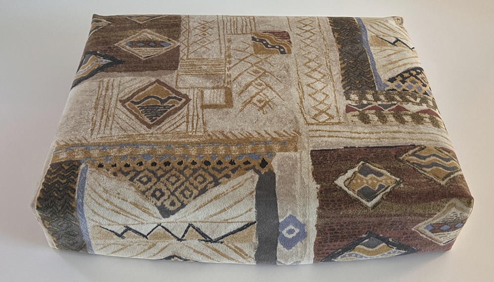 Blog-Inhaltsbild für 'DIY-Projekt: Vintage-Hocker aufhübschen'