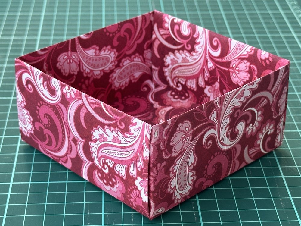 Blog-Inhaltsbild für 'Schachteln falten und was man daraus machen kann'