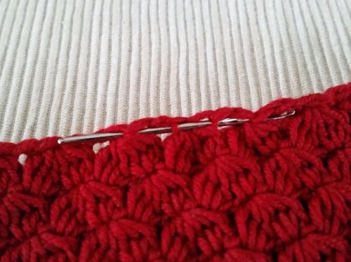 Blog-Inhaltsbild für 'Kostenlose Häkelanleitung: Feminine Slouchy-Mütze'