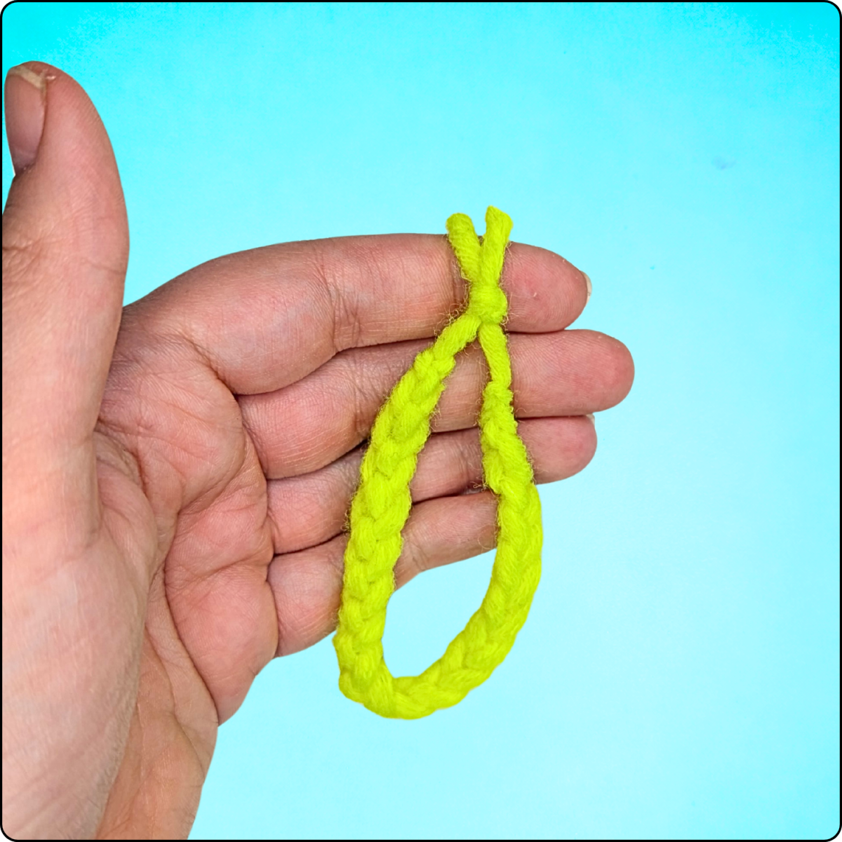 Blog-Inhaltsbild für '🧶 Häkeln für Kinder – Teil 1: Die ersten Schritte'
