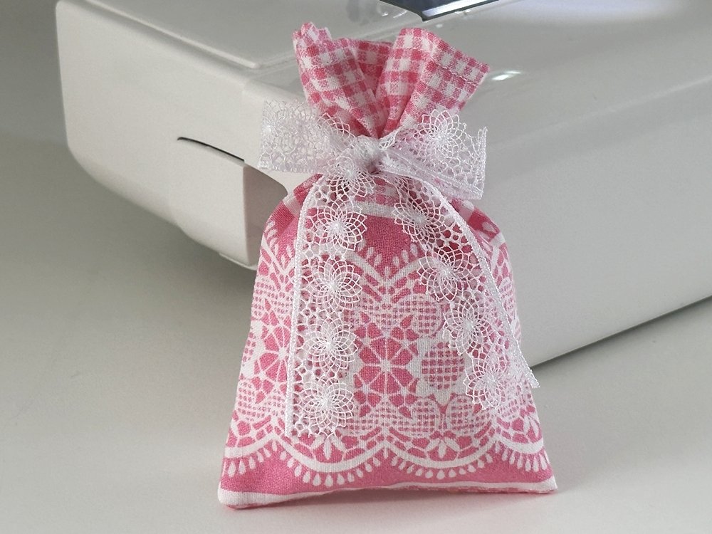 Blog-Inhaltsbild für 'Lavendel-Serie Teil 1: Lavendelsäckchen und -kissen in verschiedenen Varianten nähen'