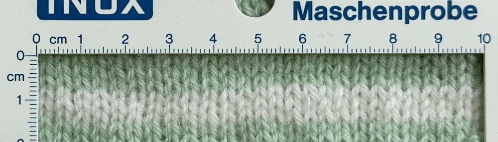 Blog-Inhaltsbild für 'Strickanleitung Babymützen in zeitlosem Design'